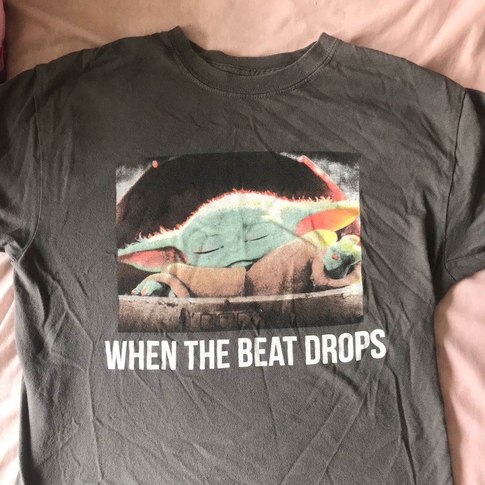 Baby Yoda shirt “when the beat drops”